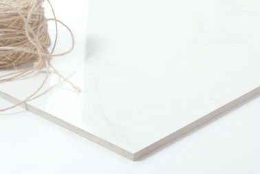 กระเบื้องพอร์ซเลนสีขาว Carrara ในร่มและกลางแจ้งใช้พื้นและผนัง