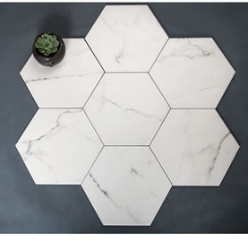 หกเหลี่ยมกลางแจ้งในร่ม 8.8 มม. 8'X9.2 ' กระเบื้องพอร์ซเลนหินอ่อน